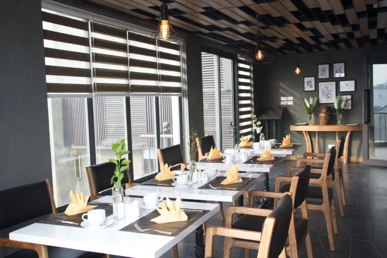 Bespoke Trendy Hotel Hanoi (19)