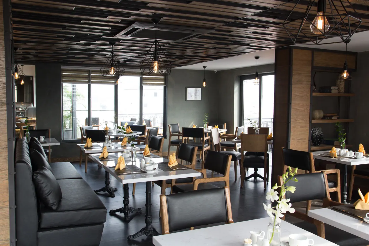 Bespoke Trendy Hotel Hanoi (22)