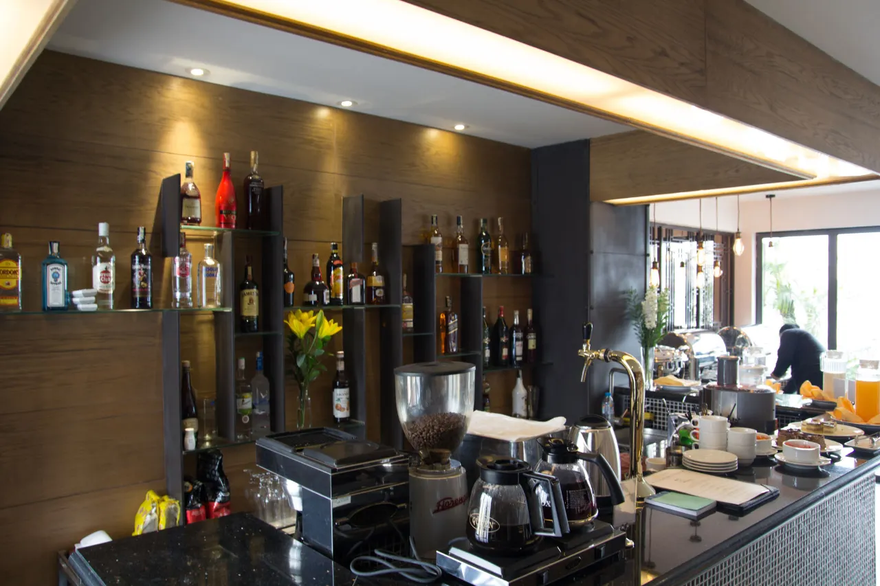 Bespoke Trendy Hotel Hanoi (25)