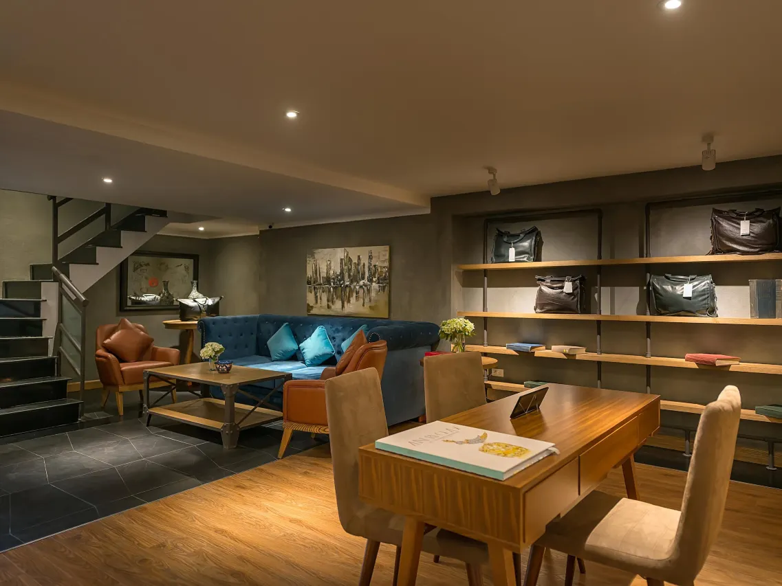 Bespoke Trendy Hotel Hanoi (45)