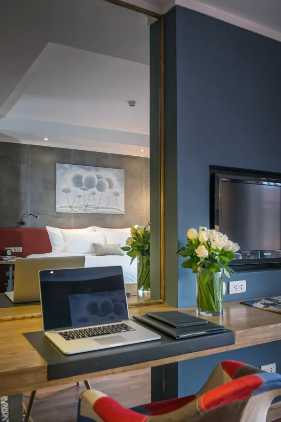 Bespoke Trendy Hotel Hanoi (6)